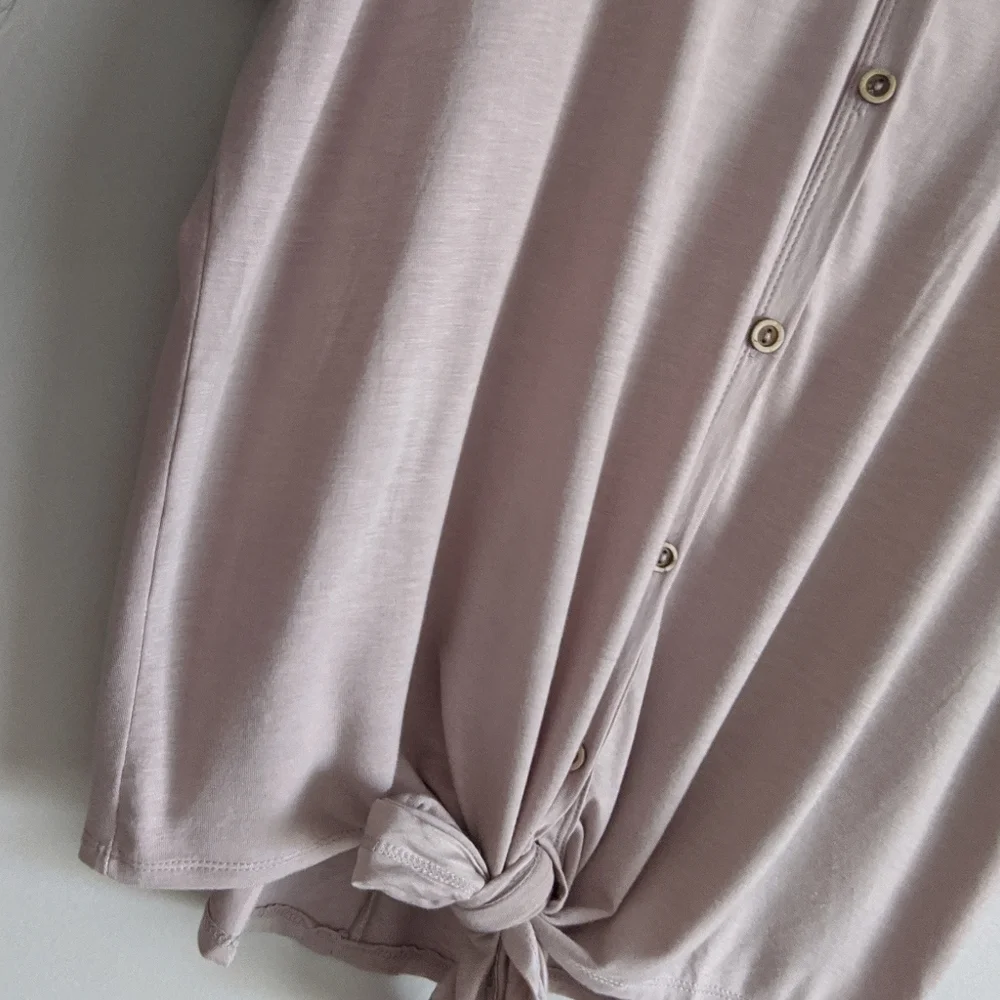 FINAL SALE 🆕🌿DRAPED BUTTON DOWN TOP🌿 - Picture 4 of 8